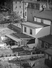 1939 Back Yards on a Hill, Manayunk, Pennsylvania Old Photo 8.5