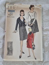 VTG 1960s Vogue Pattern 6348 Mod Suit Blouse Skirt Size 10 UNCUT Factory Folded picture