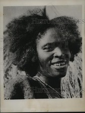 1935 Press Photo Smiling Ethiopian woman in Ogaden desert, of Abyssinia picture