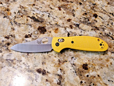 BENCHMADE 555HG-YEL MINI-GRIPTILIAN 154CM HOLLOW GROUND SHEEPSFOOT BLADE picture