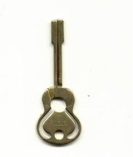 GOLD BRASS CIGARETTE TOBACCO ROACH CLIP GUITAR KEYCHAIN CLIP ORIGINAL MADE IN US picture