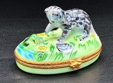 Authentic Limoges Peint Main Cat & Frog Trinket Box – Hand-Painted – France picture
