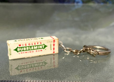 1970'S WIGGLEY'S BUBBLEMINT CHEWING GUM KEYCHAIN WRIGLEY'S VINTAGE ADVERTISING picture