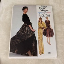 VTG EASY VOGUE EDITH HEAD AMERICAN DESIGNER ORIGINAL DRESS PATTERN UNCUT # 2221 picture