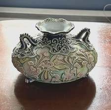 ANTIQUE NIPPON UNMARKED ELABORATE MORIAGE 2-HANDLED SQUAT VASE EXQUISITE picture