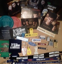 Lot Vintage Advertising  Novelty items,key chains, lighters, clips, openers mor picture