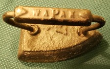 Vintage Wapak No. 7 Sad Iron Cast Iron Estate sale find Very Nice  picture