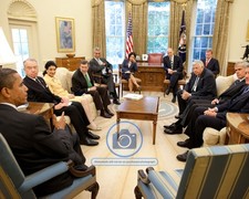 PRESIDENT BARACK OBAMA OVAL OFFICE MEETING 2009 8X10 PHOTO picture