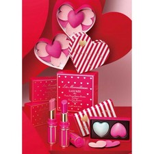 Regular price: 7,700 yen LADURE ︎ Les Merveilleuses Ladurée Limited Heart Cheek picture