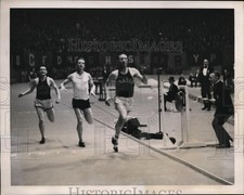 1939 Press Photo Glenn Cunningham wins IC 4A Two Mile Invitational event picture