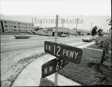 1972 Press Photo Typical street scene on Martin Luther King Boulevard picture