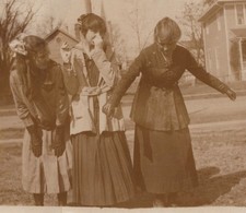 TORN EDGE 1910s Pretty Women Friends Playful Posing Lawn Family Home Portrait picture