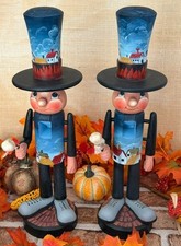 VINTAGE HAND-PAINTED FOLK-ART WOODEN PILGRIM NUTCRACKERS- PAIR picture
