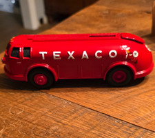 Vintage ERTL 1934 Texaco Diamond T Tanker 