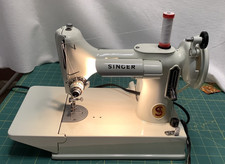 White Singer Featherweight 221K Sewing Machine w/case & foot pedal WORKS WELL picture