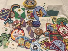 Vintage 1990s Girl Scout Patches Pins Keychains LOT OF Over 40 Items Kentucky  picture