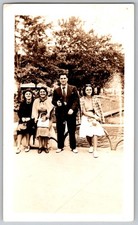 Vtg B&W Snapshot Four People Man Suit Three Women Park Fountain 1940s picture