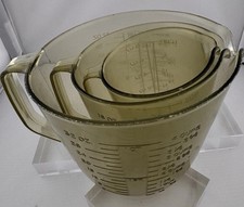 Vintage 1970s Rubbermaid 3-Piece Plastic Measuring Cup Set picture