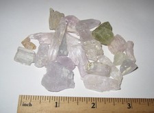 23 SMALL NATURAL KUNZITE / HIDDENITE SPODUMENE CRYSTALS AFGHANISTAN 64.2grams *1 picture