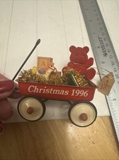 VTG Figi's Red Wagon Christmas 1996 Figurine/Ornament 2.5” Teddy Bear & Presents picture