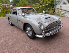 Danbury Mint 1:24 James Bond 007 Aston Martin DB5 Silver Diecast Model Car picture