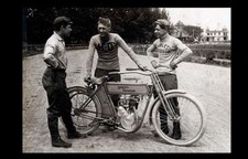 Vintage 1910 Harley Davidson Motorcycle PHOTO Racing Bike Team Track picture