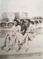 1940’s PHOTO Three Beautiful Young Lady African American Black Showing Legs picture