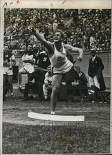1933 Press Photo John C Lyman of Stanford shotputting at ICAAAA meet - nes17060 picture