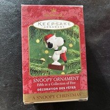 2000 Peanuts Hallmark Keepsake Ornament “A Snoopy Christmas” 5th in Series NIB picture