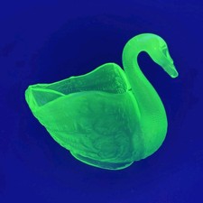 Fenton Uranium 1940 Glass Swan Bird Figurine picture