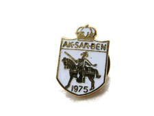 Vintage 1975 Knights of Ak-Sar-Ben Lapel Pin Omaha Nebraska Knight Horse Crest picture