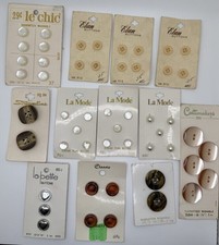 Lot 12 Vintage Button Cards 51 Buttons La Mode Genuine Pearl Elan Le Chic 1960s picture