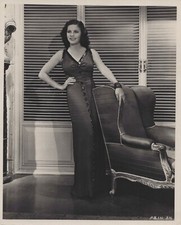 HOLLYWOOD BEAUTY MARTHA RAYE STYLISH POSE STUNNING PORTRAIT 1940s PHOTO J 9 picture