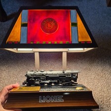 Lionel Train Animated Hudson 700E Locomotive Table Lamp Motion Sound  picture