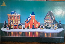 VTG 1996 Trim A Home Holiday Memories Porcelain Christmas Village 10 Pc Set Mint picture