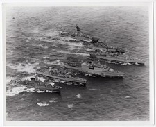 1981 NATO Fleet Units Sailing to New York For Fleet Week Original News Photo picture