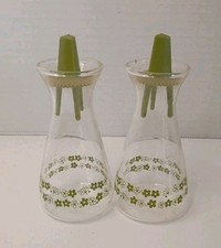 Vintage Pyrex Spring Blossom Crazy Daisy Salt & Pepper Shaker Set picture
