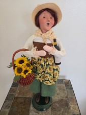 Byers Choice 2011 Woman Sunflower Wine Fall Williamsburg Thanksgiving Sign Joyce picture