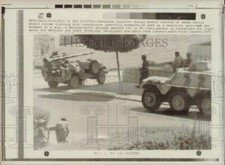 1970 Press Photo Jordanian troops on patrol in Amman - lrw06369 picture