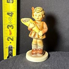 Goebel Hummel “A Sweet Offering” Porcelain Hand Painted Figurine 4