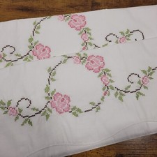 VTG Needlepoint Cross Stitch Pillowcases 2 Matching Pink Roses 30x20 picture