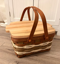 Longaberger Collectors Club Heritage Series Woven Picnic Basket w/ Lid picture