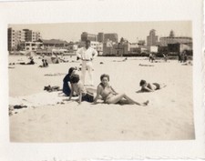 Beefcake Man Showing Off Bulge to Hot Women at Beach 1930s Vintage Photo Gay Int picture