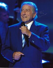 Legendary Singer Tony Bennett Signed Autographed 8x10 Photograph RIP picture