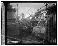 Photo:1924 Norfolk and Washington Fire Damaged Boats and Docks picture