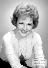 5X7 PUBLICITY PHOTO - BETTY WHITE ACTRESS AND COMEDIAN (AB-423) picture