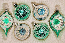 Lot VTG Glass Mica Pictured Reflector Indent DROP BALL Christmas Ornaments GREEN picture
