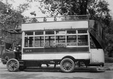 Double-decker bus on Fifth Avenue New York City ca 1910-1915 Old Photo picture