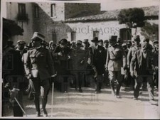 1930 Press Photo King Victor Emmanuel in South Italy After Earthquakes picture