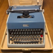 Vintage Underwood 21 Portable Manual Typewriter Blue Made in Italy w/ Case picture